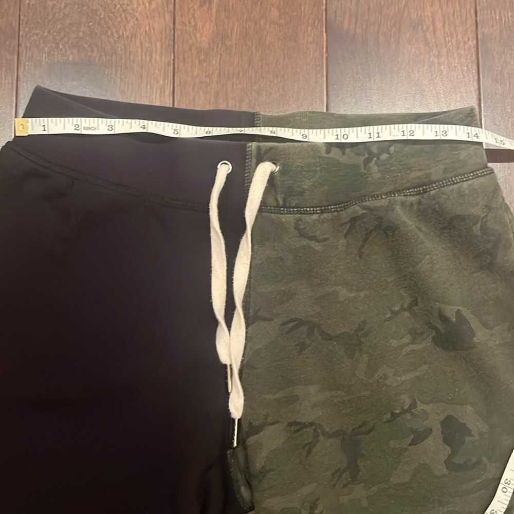 N:philanthropy sweats two tone black & camouflage size med - Picture 8 of 9